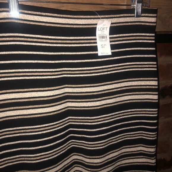 NWT
LOFT Black & Shimmery Gold Stripe Skirt - Sz SP - Picture 8 of 16